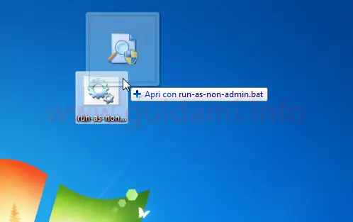 Icone desktop Windows trascinamento di un icona sull'altra