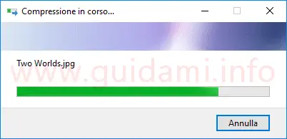Windows 10 finestra di avanzamento processo di compressione file ZIP
